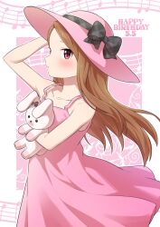 1girl arm_up bare_shoulders black_bow blush bow brown_hair child collarbone dress floating_clothes floating_hair from_side happy_birthday hat hat_bow highres holding holding_stuffed_toy idolmaster idolmaster_(classic) idolmaster_million_live! idolmaster_million_live!_theater_days long_hair looking_at_viewer minase_iori musical_note_background ngetyan parted_lips pink_background pink_dress red_eyes sleeveless sleeveless_dress solo stuffed_animal stuffed_rabbit stuffed_toy usa-chan_(idolmaster)
