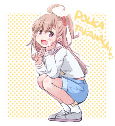 Rule 34 | 1girl, absurdres, ahoge, alternate eye color, alternate hair color, blue shorts, brown hair, character name, commentary request, cropped shirt, english text, highres, ikizulive! love live! bluebird, long hair, looking at viewer, love live!, maruyo, one side up, polka dot, polka dot background, purple eyes, red scrunchie, sailor collar, sailor shirt, scrunchie, shirt, short shorts, shorts, solo, squatting, takahashi polka, v, white sailor collar, white shirt