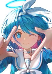 1girl absurdres arona_(blue_archive) blue_archive blue_eyes blue_hair blue_halo blue_shirt bow bowtie braid chinese_commentary choker closed_mouth commentary hairband halo highres looking_at_viewer multicolored_hair one_eye_closed pink_hair sailor_collar shirt short_hair side_braid simple_background smile solo white_background white_bow white_bowtie white_choker white_hairband white_sailor_collar zagwei