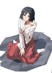 1boy absurdres black_hair black_ribbon crossdressing crossdressing_(mtf) hakama hakama_skirt highres japanese_clothes male_focus medium_hair miko off_shoulder outstretched_hand purple_eyes red_skirt ribbon simple_background sitting skirt smile solo steins;gate tabi trap urushibara_luka vyun wariza white_background