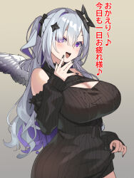 1girl amane_konata angel_wings black_nails black_sleeves black_sweater blush breasts cleavage detached_sleeves grey_hair highres hololive huge_breasts long_hair long_sleeves looking_at_viewer multicolored_hair nail_polish open_mouth pink_nails purple_eyes purple_hair ribbed_sleeves ribbed_sweater simple_background smile solo sweater teeth thighs two-tone_hair upper_teeth_only virtual_youtuber vogel_schwein white_wings wings