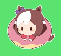 1girl animal_ears blush_stickers boomerang_fu bow brown_hair chibi commentary_request donut ear_bow food full_body gomashio_(goma_feet) green_background grey_outline horse_ears horse_girl horse_tail jacket long_sleeves multicolored_hair outline purple_bow red_jacket simple_background sleeves_past_wrists solo special_week_(umamusume) tail track_jacket two-tone_hair umamusume white_hair white_outline |_|