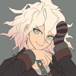 1boy black_jacket collar collarbone danganronpa_(series) danganronpa_another_episode:_ultra_despair_girls grey_background grey_eyes grey_hair grin jacket komaeda_nagito long_sleeves male_focus medium_hair metal_collar mittens multicolored_hair servant_(danganronpa) shirt simple_background smile solo suika_no9 teeth two-tone_hair