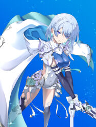 1girl armor bare_shoulders black_sleeves black_thighhighs blue_cape blue_eyes blue_hair bodysuit breasts cape covered_navel detached_sleeves dreizehn_(shadowverse) dual_wielding faulds flatbox gloves highres holding large_breasts medium_hair shadowverse shadowverse:_worlds_beyond shoulder_armor solo thighhighs two-sided_cape two-sided_fabric white_bodysuit white_cape white_gloves