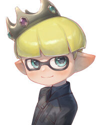 1boy absurdres aqua_gemstone black_jacket blonde_hair closed_mouth commentary_request crown gakusei_noa gem green_eyes highres inkling inkling_boy inkling_player_character jacket male_focus nintendo pointy_ears red_gemstone short_hair simple_background smile solo splatoon_(series) splatoon_3 tentacle_hair upper_body white_background zipper zipper_pull_tab