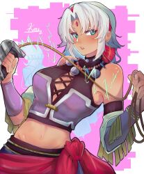 1girl absurdres bead_necklace beads blue_eyes blue_pupils border breasts commentary curtained_hair dark-skinned_female dark_skin detached_sleeves eiyuu_densetsu english_commentary forehead_jewel groin highres holding holding_whip jewelry large_breasts long_hair looking_at_viewer midriff navel necklace nokanaz outside_border parted_lips pink_background scherazard_harvey solo sora_no_kiseki standing white_border white_hair