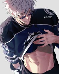 1boy absurdres blue_eyes clothes_lift gojou_satoru grey_background highres hockey_gloves hockey_sweater jujutsu_kaisen kynlv lifting_own_clothes light_smile long_sleeves male_focus midriff muscular muscular_male navel semi-circular_eyewear short_hair simple_background solo teeth twitter_username veins veiny_hands white_hair