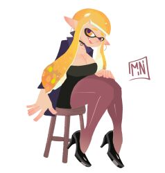 1girl artist_logo black_choker black_dress black_shoes blue_jacket blunt_bangs breasts brown_pantyhose choker cleavage collarbone commentary dress earrings fang full_body high_heels highres inkling_girl inkling_player_character jacket jewelry large_breasts logo long_hair long_sleeves looking_at_viewer mini_woomy nintendo official_style open_mouth orange_eyes orange_hair pantyhose pencil_dress pendant_choker pointy_ears shoes short_eyebrows simple_background sitting smile solo spanish_commentary splatoon_(series) stool straight_hair strapless strapless_dress teeth tentacle_hair thick_thighs thighs upper_teeth_only white_background wooden_stool