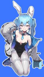 1girl animal_ears arahashi_tabi armpits black_leotard blue_background blue_eyes blue_hair blue_necktie blue_shoes blush breasts cleavage detached_collar fake_animal_ears garib_(gari_gari_1) grin hair_between_eyes hair_ornament hairclip highres jacket leotard looking_at_viewer medium_hair necktie outline pantyhose pungdangi_(arahashi_tabi) shoes simple_background small_breasts smile sneakers solo stellive twintails virtual_youtuber white_jacket white_outline