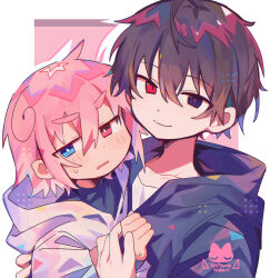 2boys absurdres artist_logo black_eyes black_jacket black_shirt blue_eyes bright_pupils brown_hair closed_mouth collarbone commentary_request crossed_bangs hair_between_eyes hand_on_another&#039;s_back hand_on_another&#039;s_hand heterochromia highres hood hood_down hoodie jacket logo male_focus multiple_boys open_clothes open_jacket open_mouth original pink_eyes pink_hair raito-kun_(uenomigi) red_eyes red_pupils shirt short_hair shou_(uenomigi) smile sweat tsurime uenomigi v-shaped_eyebrows white_hoodie white_pupils white_shirt