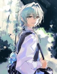 1boy anaxa_(honkai:_star_rail) aqua_hair bag black_bag black_vest blue_eyes hair_between_eyes half-closed_eyes highres holding holding_bag honkai_(series) long_sleeves looking_at_viewer male_focus medium_hair no_eyepatch pink_pupils puffy_long_sleeves puffy_sleeves shirt solo twitter_username upper_body vest white_shirt yulm315001