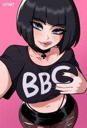 1girl artist_name black_choker black_hair black_nails black_shirt blue_eyes blush breasts brown_pantyhose choker clothes_writing collarbone commentary crop_top english_commentary grabbing_own_breast highres large_breasts licking_lips looking_at_viewer microskirt midriff mole mole_under_eye naughty_taboos navel original panty_straps pantyhose pink_background print_shirt shirt short_hair simple_background skirt solo spade_(shape) stomach tongue tongue_out torn_clothes torn_pantyhose