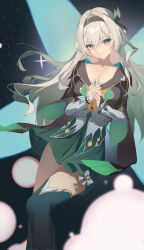 1girl absurdres black_hairband black_thighhighs breasts bridal_gauntlets closed_mouth collarbone dress firefly_(honkai:_star_rail) green_dress grey_hair guantoumao-0 hair_between_eyes hair_ornament hairband highres holding honkai:_star_rail honkai_(series) long_hair long_sleeves looking_at_viewer medium_breasts neckerchief orange_neckerchief pink_eyes sky solo star_(sky) starry_sky thighhighs