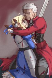 1boy 1girl animated animated_gif archer_(fate) artoria_pendragon_(fate) bad_id bad_pixiv_id blonde_hair blood blood_on_clothes blood_on_face cu_chulainn_(fate) cu_chulainn_(fate/stay_night) deep_wound excalibur_(fate/stay_night) fate/stay_night fate_(series) gae_bolg_(fate) green_eyes impaled injury koraku_@_day_3_west_to_31b koraku_gekki lancer_(gears_of_war) md5_mismatch polearm saber_(fate) spear stab sword weapon white_hair