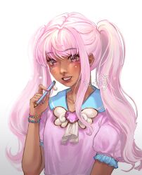 1girl aegyo_sal artist_name blue_nails bow bowtie bracelet breasts brooch clip_studio_paint_(medium) collared_shirt commentary dark-skinned_female dark_skin english_commentary eyebrows_hidden_by_hair facial_mark frilled_sleeves frills grin hair_over_shoulder hand_up heart heart_brooch heart_facial_mark highres holding holding_pen jewelry light_particles looking_ahead multicolored_nails nail_polish pen pink_brooch pink_eyes pink_hair pink_nails pink_shirt poppy_(royale_high) puffy_short_sleeves puffy_sleeves red_lips roblox royale_high shirt short_sleeves sidelocks simple_background small_breasts smile solo star_(symbol) star_facial_mark twintails upper_body wavy_hair white_background white_bow white_bowtie yuu_(yuutoe)