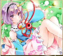 1girl adapted_costume ahoge arm_up ass bare_legs bare_shoulders black_hairband bobby_socks breasts buttons commentary_request detached_sleeves double-parted_bangs expressionless eyeball eyelashes feet_out_of_frame floral_print frilled_shirt_collar frills green_background hair_between_eyes hair_ornament hairband heart heart_button heart_hair_ornament knees_together_feet_apart knees_up komeiji_satori long_sleeves looking_at_viewer marker_(medium) pink_skirt purple_eyes purple_hair rose_print saya_pr short_hair simple_background skirt small_breasts socks solo sparkle stenciled_rose third_eye touhou traditional_media wide_sleeves