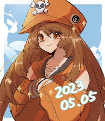 newsboy_cap cheesenaanlassi fingerless_gloves gloves guilty_gear guilty_gear_strive hat hat_ornament highres hood hoodie jacket may_(guilty_gear) orange_hat orange_hoodie orange_jacket pirate_hat skull_and_crossbones skull_hat_ornament