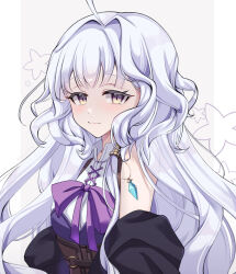 1girl ahoge bare_shoulders grey_hair hair_intakes highres hynatrin looking_at_viewer mabinogi multicolored_eyes purple_ribbon ribbon rowan_(mabinogi) simple_background smile two-tone_eyes yellow_eyes