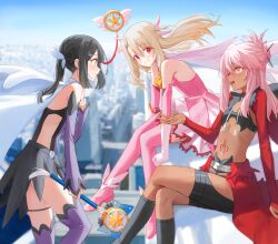 3girls absurdres black_hair chloe_von_einzbern city fate/kaleid_liner_prisma_illya fate_(series) grey_hair grin highres illyasviel_von_einzbern kaze_22 magical_girl midriff miyu_edelfelt multiple_girls open_mouth orange_eyes pink_hair red_eyes sitting skirt smile stomach_tattoo tattoo thighhighs wand zettai_ryouiki