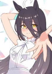 1girl ahoge animal_ears arm_up black_hair blush bow bowtie breasts closed_mouth dress ear_tag earrings hair_between_eyes hand_up highres hojichabu horse_ears horse_girl jewelry long_bangs long_hair long_hair_between_eyes manhattan_cafe_(umamusume) multicolored_hair reaching reaching_towards_viewer single_earring sleeveless sleeveless_dress small_breasts smile solo umamusume very_long_hair white_bow white_bowtie white_dress white_hair yellow_eyes