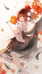 1girl autumn_leaves black_feathers black_skirt black_wings breasts brown_hair chinese_commentary commentary falling_feathers falling_leaves feathered_wings feathers feet_out_of_frame frilled_skirt frills from_side hat highres holding leaf looking_at_viewer maple_leaf medium_breasts mibai_yume parted_lips pom_pom_(clothes) puffy_short_sleeves puffy_sleeves red_eyes red_hat ribbon-trimmed_shirt ribbon-trimmed_socks ribbon_trim shameimaru_aya shirt short_hair short_sleeves skirt smile socks solo tokin_hat touhou white_background white_shirt white_socks wings