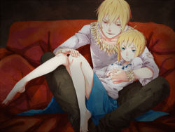 1boy 1girl 397_(artist) artoria_pendragon_(fate) bad_feet bad_id bad_pixiv_id bare_legs barefoot blonde_hair bracelet casual couch fate/stay_night fate/zero fate_(series) gilgamesh_(fate) green_eyes hair_ribbon jewelry no_legwear no_shoes pietani397 red_eyes ribbon saber_(fate) short_hair