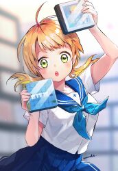 1girl :o ahoge arm_up artist_name blonde_hair blue_neckerchief blue_sailor_collar blue_skirt blurry blurry_background breasts commentary game_console green_eyes hand_up highres holding indoors kuroda_(kuro_yyy) looking_at_viewer low_twintails makoto_(kuroda_(kuro_yyy)) medium_breasts medium_hair neckerchief open_mouth original playstation_1 pleated_skirt puyopuyo puyopuyo_sun sailor_collar school_uniform sega_saturn shelf shirt signature skirt solo standing tetris tetris_s twintails upper_body video_game white_shirt