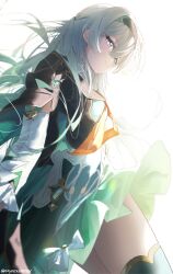 1girl black_hairband black_jacket breasts closed_mouth commentary cowboy_shot cryne english_commentary firefly_(honkai:_star_rail) from_behind gradient_hair green_hair green_skirt grey_hair hairband highres honkai:_star_rail honkai_(series) jacket long_hair looking_at_viewer medium_breasts multicolored_hair neckerchief orange_neckerchief purple_eyes shirt skirt smile solo thighs twitter_username white_shirt