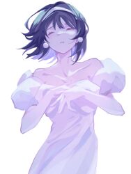 1girl alien_stage bare_shoulders black_hair closed_mouth collarbone dress facing_viewer hairband hands_on_own_chest highres jiayi_v off-shoulder_dress off_shoulder parted_lips puffy_short_sleeves puffy_sleeves short_hair short_sleeves solo sua_(alien_stage) upper_body white_background white_dress white_hairband
