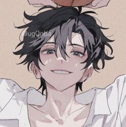 1boy arms_up ball basketball black_eyes black_hair brown_background cheng_xiaoshi collarbone collared_shirt grin hair_between_eyes holding holding_ball looking_at_viewer male_focus messy_hair parted_lips portrait shade shiguang_dailiren shirt short_hair simple_background smile solo teeth twitter_username ugonba_(howatoro) upper_body watermark white_shirt