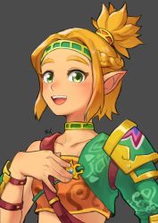 Rule 34 | 1girl, absurdres, alternate costume, bad id, bad twitter id, bandeau, blonde hair, choker, cosplay, crossdressing, crossdressing (ftm), female focus, green eyes, grey background, hand on own chest, highres, igote, link (cosplay), nintendo, open mouth, pointy ears, princess zelda, rv (gvdn7245), sidelocks, simple background, smile, solo, the legend of zelda, the legend of zelda: breath of the wild, the legend of zelda: tears of the kingdom, topknot, upper body