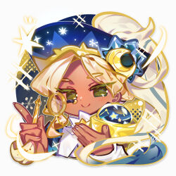 1boy blonde_hair blue_background blue_hat blush border brooch closed_mouth commentary_request cookie_run cookie_run:_kingdom crescent crescent_hat_ornament cropped_shoulders dark-skinned_male dark_skin dot_nose eclair_cookie eclair_cookie_(stargazing_scholar) eyes_visible_through_hair fingernails gradient_hair green_eyes grey_hair hair_behind_ear hands_up hat hat_ornament high_ponytail highres holding holding_pen humanization index_finger_raised jewelry large_hat long_hair long_sleeves looking_at_viewer male_focus monocle multicolored_hair no_pupils official_alternate_costume official_alternate_hair_color omoyu_(nakyu715) outline outside_border parted_bangs pen ponytail round_border shirt simple_background single_sidelock smile solo sparkle star_(symbol) star_brooch streaked_hair trap two-tone_hair white_border white_outline white_shirt yellow_brooch