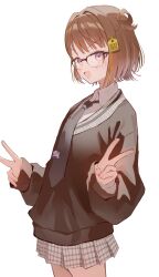 1girl absurdres black_necktie brown_eyes brown_hair cowboy_shot double_v glasses hair_rings highres medium_hair multicolored_hair necktie one_side_up plaid_clothes plaid_skirt pleated_skirt school_uniform sendo_yuuhi sendo_yuuhi_(1st_costume) shirt shumpi simple_background single_hair_ring skirt solo streaked_hair sweater tie_clip v virtual_youtuber vspo! white_background white_shirt white_skirt