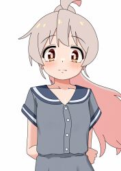 1girl ahoge alternate_costume arms_behind_back black_sailor_collar brown_eyes collarbone colored_inner_hair commentary grey_hair grey_serafuku happyundergate high_ponytail highres light_blush multicolored_hair onii-chan_wa_oshimai! oyama_mahiro pink_hair ponytail sailor_collar school_uniform serafuku short_sleeves simple_background smile solo two-tone_hair upper_body white_background