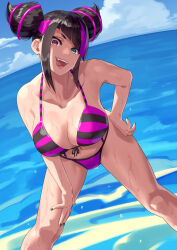 1girl bikini black_hair breasts commentary_request han_juri hand_on_own_hip hand_on_own_leg heterochromia highres large_breasts leaning_forward looking_at_viewer multicolored_eyes multicolored_hair ocean ponytail revision smile solo street_fighter swimsuit tongue tongue_out yagi2013