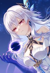 1girl absurdres bare_shoulders black_hole breasts dress genshin_impact hair_intakes hair_ornament halter_dress halterneck hand_up highres large_breasts long_hair red_eyes skirk_(genshin_impact) solo upper_body white_dress white_hair yuno_kaihara