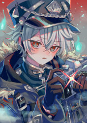 1boy absurdres black_hat black_jacket blue_fire blush brown_background brown_gloves camera commentary_request fire gloves gradient_background gradient_eyes green_eyes hat highres holding holding_camera jacket lens_flare looking_at_viewer male_focus multicolored_eyes original parted_lips red_background red_eyes solo suzaku_(zaku6584) upper_body