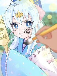 2girls ahoge azusa_aoi_koke blue_eyes blue_kimono blurry blurry_background blurry_foreground closed_mouth dragon_musume_ni_naritakunai! duel_masters facepaint hagoita hair_ornament hair_ribbon hairpin haori highres holding holding_brush holding_paddle japanese_clothes kimono kumada_suzu multiple_girls outdoors paddle painting_(action) pout pov pov_hands print_kimono ribbon sidelocks upper_body white_hair wide_sleeves