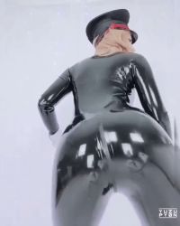 Rule 34 | 1girl, animated, animated gif, ass, ass shake, black bodysuit, blonde hair, bodysuit, boku no hero academia, cosplay, dancing, female focus, from behind, hat, huge ass, photo (medium), short hair, solo, utsushimi kemii, utsushimi kemii (cosplay), yuzu pyon