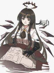1girl arknights artist_name black_eyes black_gloves black_hair blunt_bangs broken_halo dark_halo desk elbow_gloves energy_wings gloves halo hand_on_table harukan_tiusu highres hime_cut jacket layered_sleeves long_hair long_sleeves looking_at_viewer short-sleeved_jacket short_over_long_sleeves short_sleeves smile solo table virtuosa_(arknights) white_background wings
