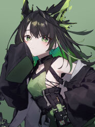 1girl absurdres ahoge arknights bare_shoulders beudelb black_hair black_jacket closed_mouth colored_inner_hair dress fang gradient_background green_background green_dress green_eyes green_hair highres huge_ahoge jacket looking_at_viewer medium_hair mon3tr_(arknights) multicolored_hair skin_fang sleeveless sleeveless_dress sleeves_past_fingers sleeves_past_wrists solo streaked_hair zipper_pull_tab