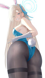 1girl absurdres animal_ear_hairband animal_ears ass asuna_(blue_archive) asuna_(bunny)_(blue_archive) blue_archive blue_eyes blue_halo blue_leotard blue_ribbon blush breasts brown_hair commentary_request elbow_gloves eyes_visible_through_hair fake_animal_ears fake_tail from_behind gloves hair_over_one_eye hair_ribbon hairband halo highres kobamaki large_breasts leotard long_hair looking_at_viewer medium_breasts official_alternate_costume pantyhose playboy_bunny rabbit_ears rabbit_tail ribbon sideboob simple_background smile solo strapless strapless_leotard tail thighband_pantyhose twisted_torso v very_long_hair white_background white_gloves