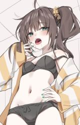 1girl absurdres ahoge black_bra black_panties bra breasts brown_hair commentary drooling from_below green_eyes green_nails hand_on_own_hip highres hololive medium_hair nail_polish natsuiro_matsuri navel off_shoulder open_mouth panties scarlet_(wv0102) side_ponytail solo standing stomach symbol-only_commentary teeth underwear virtual_youtuber