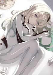 1girl 3others :| absurdres black_hairband bodysuit closed_mouth firefly_(ar-26710)_(honkai:_star_rail) firefly_(honkai:_star_rail) formal_clothes gradient_hair green_pupils grey_hair hair_between_eyes hair_intakes hairband hand_in_own_hair highres honkai:_star_rail honkai_(series) long_hair mecha_pilot_suit multicolored_eyes multicolored_hair multiple_others official_alternate_costume ruriyuri suit two-tone_eyes white_bodysuit white_suit