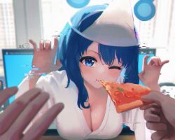 1girl 1other absurdres blue_eyes blue_hair breasts cleavage eating food glitch hands_up highres holding holding_food holding_pizza indoors japanese_clothes kimono large_breasts looking_at_viewer make_heroine_ga_oo_sugiru! monitor one_eye_closed pizza sklt_(swyt8223) triangular_headpiece white_kimono yanami_anna