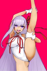 1girl bb_(fate) bb_(swimsuit_mooncancer)_(fate) bb_(swimsuit_mooncancer)_(third_ascension)_(fate) breasts collared_leotard commentary_request fate/grand_order fate_(series) gloves hair_ribbon highleg highleg_leotard highres large_breasts leotard long_hair looking_at_viewer neck_ribbon official_alternate_eye_color popped_collar purple_eyes purple_hair red_background red_ribbon ribbon simple_background smile solo split standing standing_on_one_leg standing_split toji_juukou very_long_hair white_gloves white_leotard