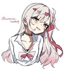 1girl artist_name avocado_hamburg blue_eyes blush bow bowtie choker commentary cropped_torso gradient_hair grey_hair gyaru hair_bow hair_ornament hair_scrunchie hairclip head_tilt heart heart_hair_ornament kedarui_aashii kimi_no_koto_ga_dai_dai_dai_dai_daisuki_na_100-nin_no_kanojo kogal long_hair looking_at_viewer loose_bowtie multicolored_hair parted_lips pink_hair red_bow scrunchie shirt side_ponytail simple_background smile solo twitter_username white_background white_shirt