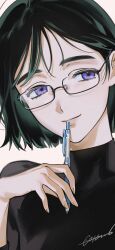 1girl alien_stage black_hair black_shirt bob_cut closed_mouth commentary_request glasses highres holding holding_pen long_sleeves looking_to_the_side official_alternate_costume pen pen_to_mouth purple_eyes rectangular_eyewear roru_(lol_dessin) shirt short_hair signature smile solo sua_(alien_stage) turtleneck turtleneck_shirt