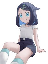 Rule 34 | 1girl, aged down, blue eyes, blue shorts, closed mouth, commentary request, cowlick, feet out of frame, hair ornament, hairclip, high-waist shorts, highres, invisible chair, liko (pokemon), medium hair, nintendo, parted bangs, pokemon, pokemon (anime), pokemon horizons, sharekousan2246, shirt, shorts, simple background, sitting, smile, solo, white background, white shirt