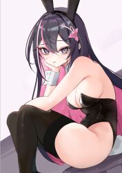 1girl animal_ears azki_(hololive) bare_shoulders black_hair black_leotard black_thighhighs breasts cleavage commentary eyeshadow fake_animal_ears fake_tail grey_eyes hand_on_own_face highres hololive large_breasts leotard long_hair makeup mole mole_under_eye multicolored_hair pink_eyeshadow pink_hair playboy_bunny rabbit_ears rabbit_tail rifufu sitting solo streaked_hair tail thighhighs virtual_youtuber white_hair